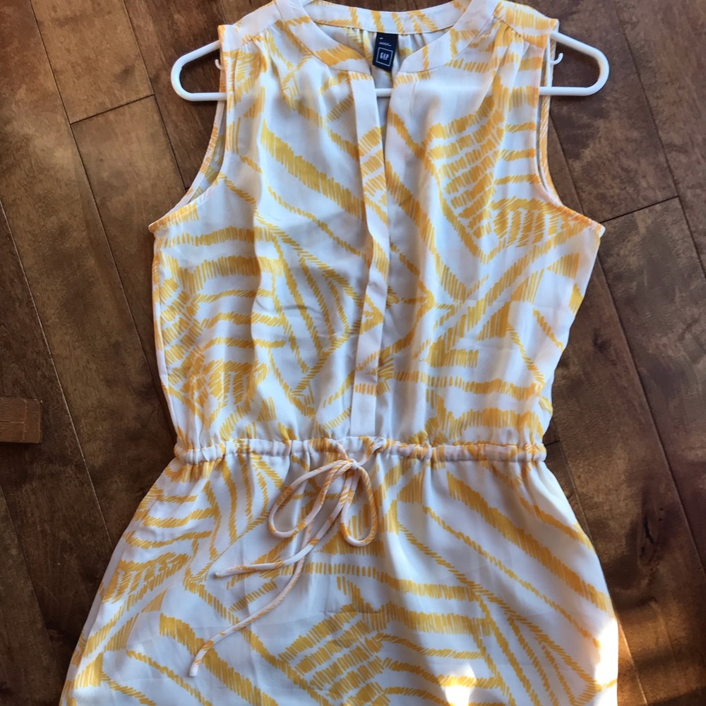 Gap yellow and white dress